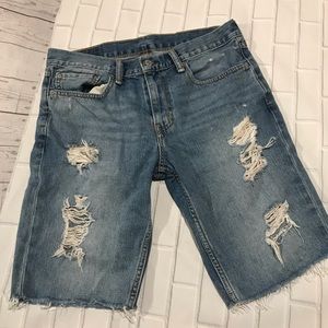 Levi’s Distressed Denim Shorts Sz W32 (Y10)